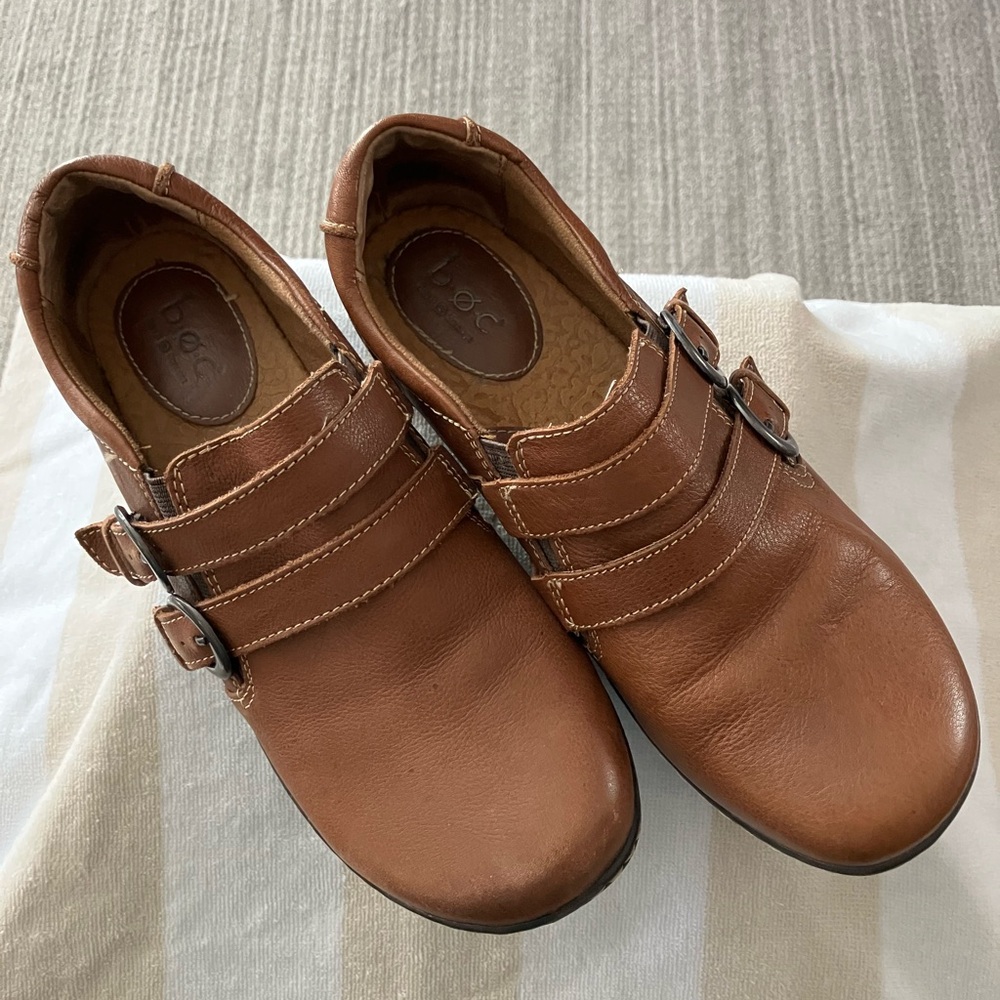 BOC size 9 Brown Leather Casual Buckle Shoes